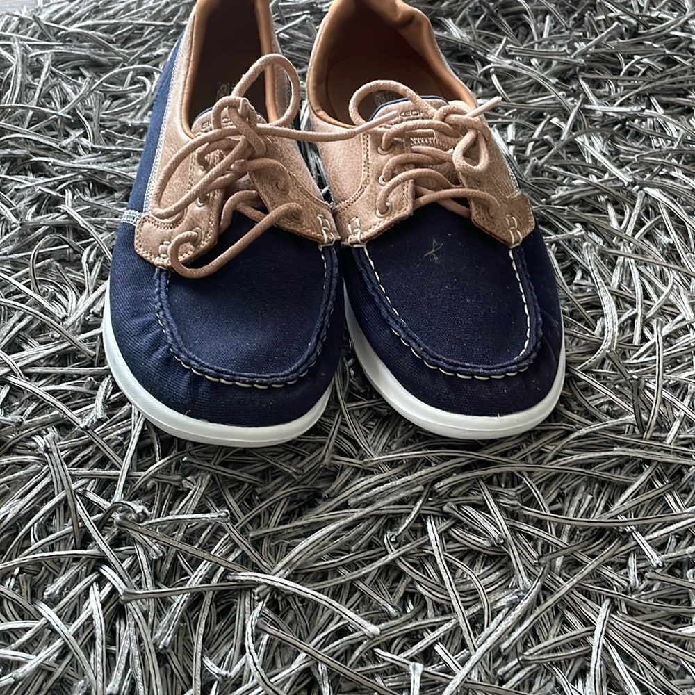 Skechers on the go size 8 1/2 shoe
